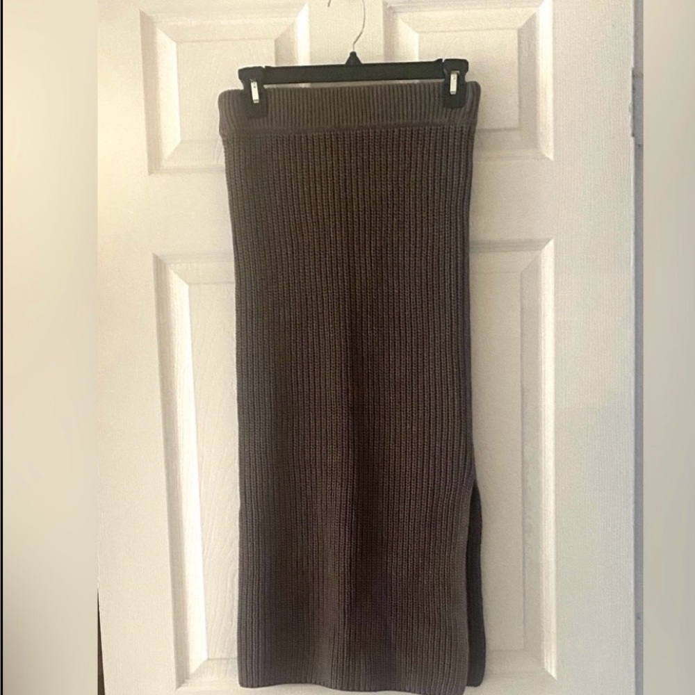 Callahan Knitwear Elegant Olive Brown Knit Skirt Size: Women’s Small 31” Length
